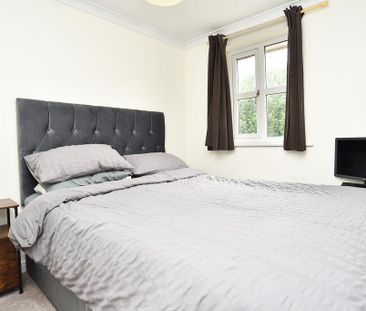 4 bedroom semi-detached house to rent - Photo 4