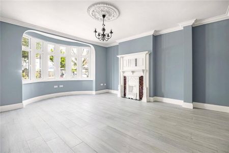 5 bedroom detached house to rent - Photo 2