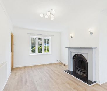 3 bedroom end of terrace house to rent - Photo 2