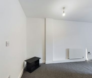 Studio flat to rent on - Photo 3