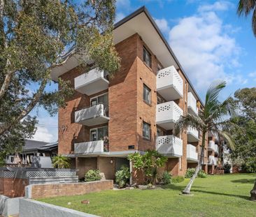 Bright & spacious living in a prime Botany location - Photo 6