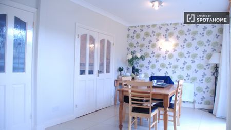 Wonderful room in shared apartment in Dun Laoghaire, Dublin - Photo 4