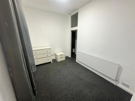 2 Beds - Apartment - - Photo 4