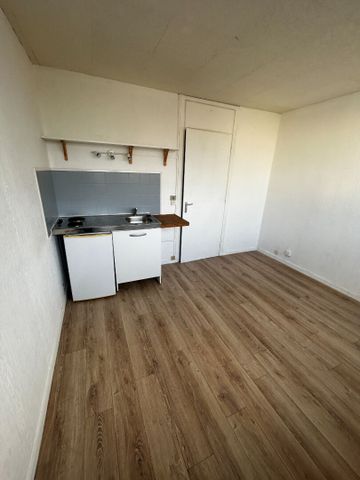 Location Appartement 1 pièce 17m² LILLE 59000 - Photo 2