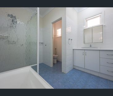 Central Living! - Photo 6