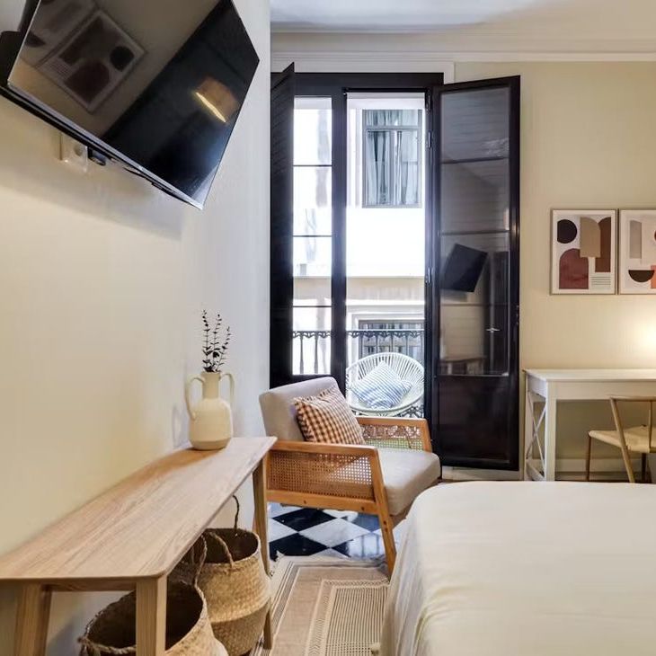 Carrer de les Heures, Barcelona, Catalonia 08002 - Photo 1