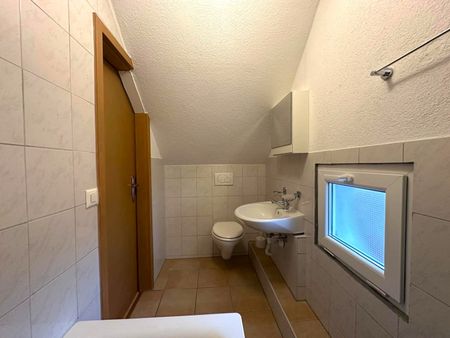 Charmante 2.5-Zimmer-Wohnung im Dachgeschoss in Romanshorn – ab Dezember 2026 verfügbar - Photo 3