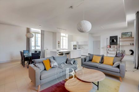 Location Appartement 6 pièces 184m² LYON 5ème - Photo 2