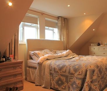 6 Bed - Ernest Road, Wivenhoe - Photo 3