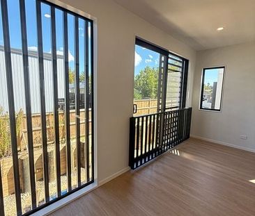 Brand new 4-bedroom modern three-story townhouse - Photo 5