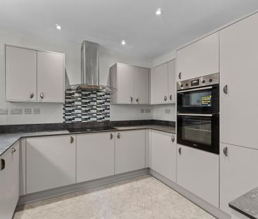 1 bedroom in a house share to rent - Photo 6