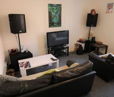 3 Bed - 15 Thornville Mount, Hyde Park, LS6 1JX - - Student - Photo 1