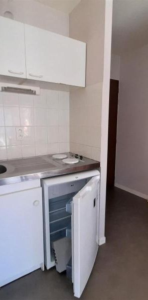 Location Appartement 1 pièce 19m² POITIERS 86000 - Photo 1