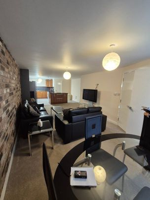Room in a Shared House, Tetlow Church, L4 - Photo 1
