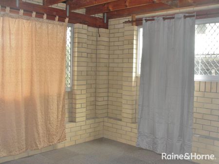 Spacious Family home in a great Location - Photo 4