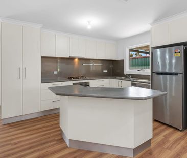 10 Dulkara Avenue, Craigmore, SA 5114 - Photo 2