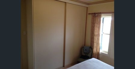 Lovely 3 Bedroom Home - Photo 2