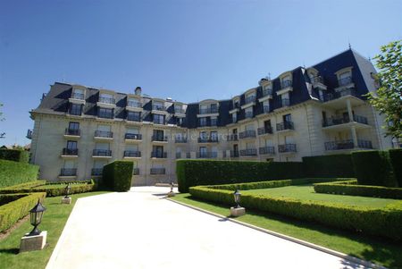 A louer, appartement dans résidence de standing - Deauville centre - Photo 2