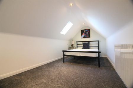 Kingsway, Hayes - Photo 3