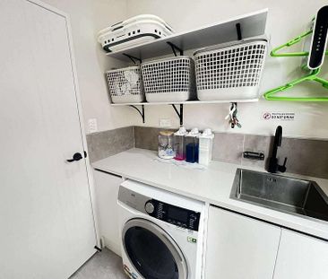 Bright, Beautiful & Ready for You *Fully Furnished - Photo 6