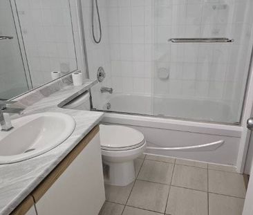 Lovely Updated 1 Bed Condo, Central Surrey, 2 Parking Spaces - Photo 1