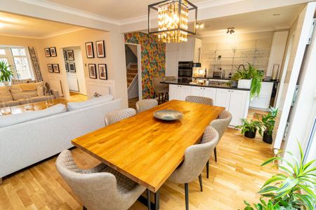 3 bedroom terraced house to rent - Photo 5