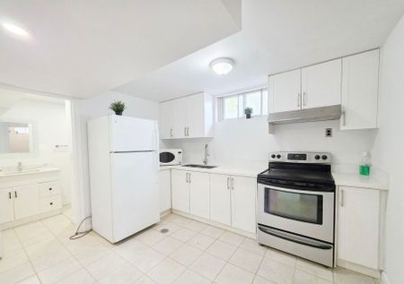 For Lease - 3 Cloebury Court Unit# Basement, Toronto, Ontario - Photo 2