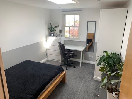 Room in a Shared House, Queenscourt, HA9 - Photo 2