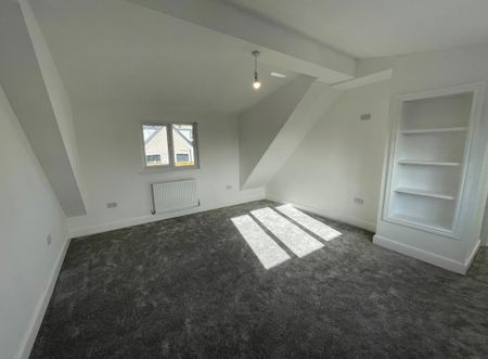 4 bedroom semi-detached house to rent - Photo 2