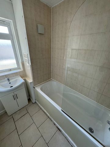 4 Bed Flat, Rydal Water, NW1 - Photo 2