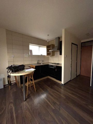 1 bedroom flat to rent - Photo 4