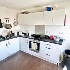 1 bedroom in a house share to rent - Photo 3