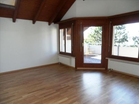 Family at the forefront - Photo 5