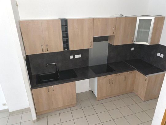 Location Appartement 4 pièces 82m² VILLENEUVE DE BERG 07170 - Photo 1