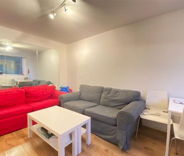 6 bedroom terraced house to rent - Photo 2