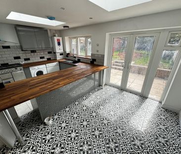 3 bedroom semi-detached house to rent - Photo 6