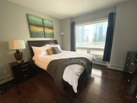 Edmonton Furnished Condo Rental in Downtown - City living in the Icon II on 104 Street - Photo 3