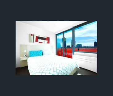 Furnished One Bedroom Apartment - Enjoy inner city living - Photo 2