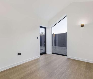 Theobalds Road, Cuffley, EN6 - Photo 3