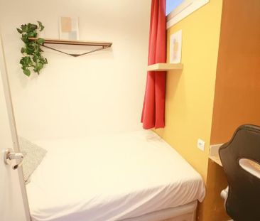 Carrer de Villarroel, Barcelona, Catalonia 08036 - Photo 6