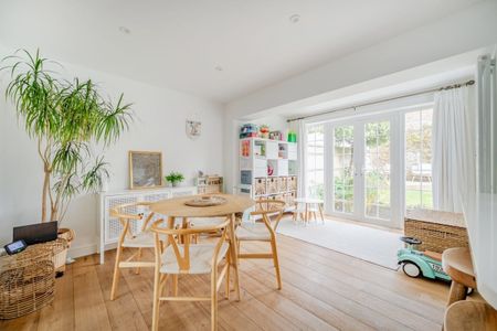 5 bedroom semi-detached house to rent - Photo 4