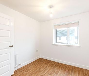 4 bedroom detached house to rent - Photo 3