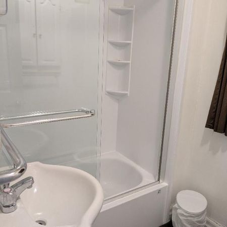 Chambre meublée Montréal Tetreauville Mercier Hochelaga - Photo 3