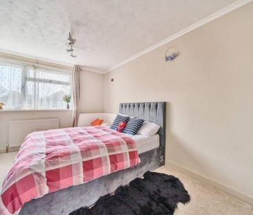 3 bedroom semi-detached house to rent - Photo 6