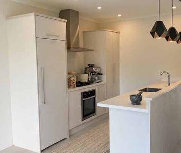 Family-Friendly Gem in Totara Heights – Don’t Miss Out! - Photo 5