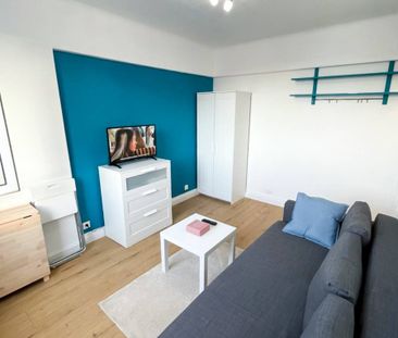 Logement à Paris, Location meublée - Photo 2