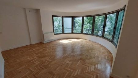 location Appartement T4 DE 91.3m² À PARIS - Photo 2