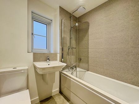3 bedroom semi-detached to rent Sparrowhawk Crescent, Hardingstone, NN4 6GQ - Photo 4