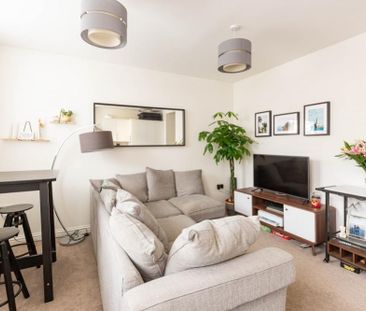 1 bedroom ground floor flat to rent - Photo 2