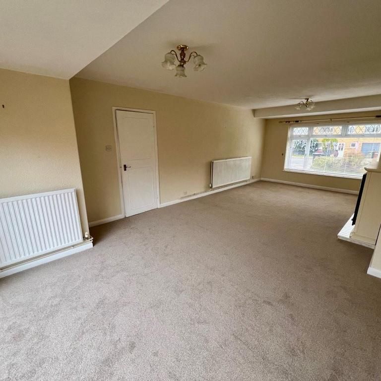 1 bedroom semi-detached bungalow to rent - Photo 1